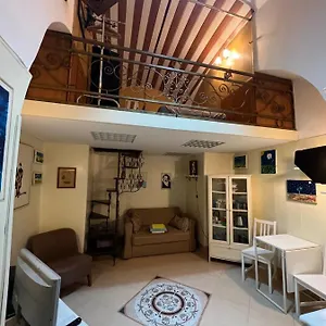 Apartament Virgil's, Neapol