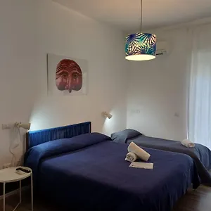 Alojamento de Acomodação e Pequeno-almoço Nonna Pina Art, Nápoles